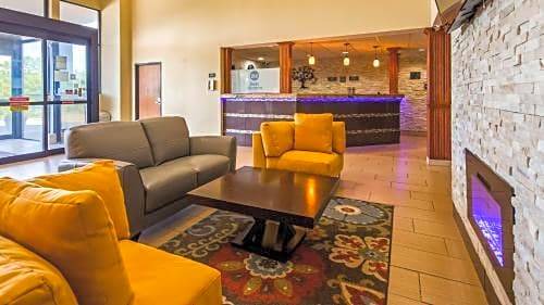 Pewaukee Hotel | Best Western Waukesha Grand