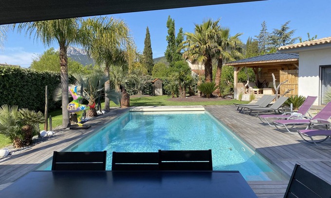 Sollies-Ville House | BETWEEN CASSIS AND ST TROPEZ VILLA WITH HEATED SWIMMING POOL