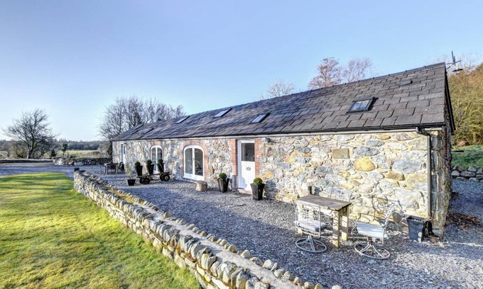 Brynrefail Cottage | Beudy Menai