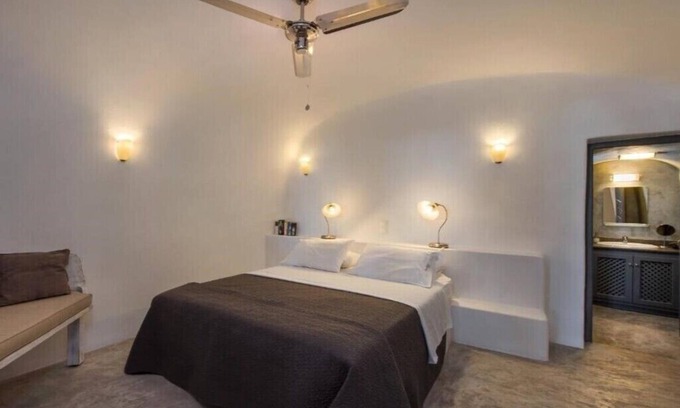 Oia Apartment | BH721 - C - Suite Santorini