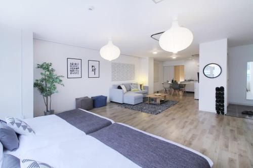 Hiroshima City Centre Apartment | bHOTEL Nikke - 2BR Apt for 10ppl near Hondori Shopping