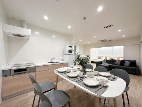 Hiroshima City Centre Apartment | bHOTEL Nikke - Spacious Apt for 12Ppl Very Good Location