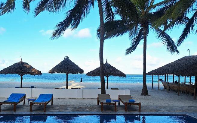 Pwani Mchangani Hotel | BIANCO AZZURRO Hotel & Restaurant