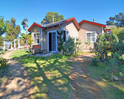 Pacific Grove Hotel | Bide-A-Wee Inn and Cottages