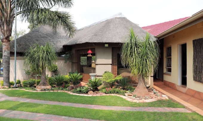 Kempton Park House | Big 5 Guest House