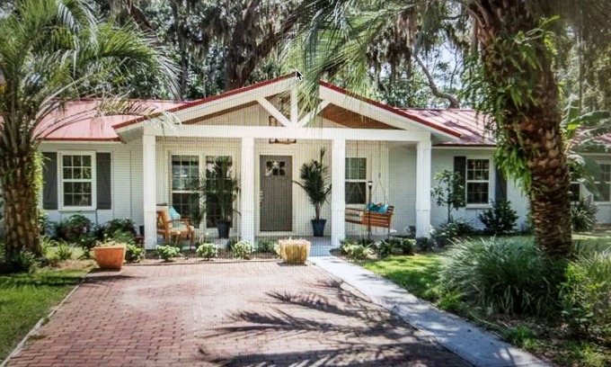 Saint Simons Island House | Big Luxury Island Style 5 Bed 3 Bath One level Sleeps 9 Quiet Street GR8 Locati