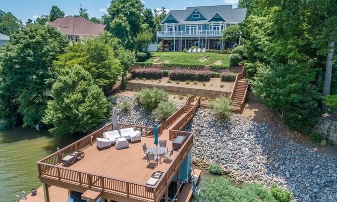 Olde Ferry Estates House | Big Water Lodge | Main Lake | Luxury Rental | Spectacular views | 5BR/4BA |