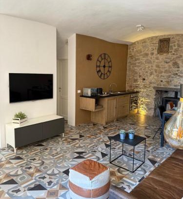 Campiglia Marittima Apartment | Bilocale vista mare nel borgo di Campiglia Marittima