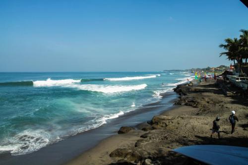 Batu Bolong House | Bima Sakti Homestay Echo Beach Canggu