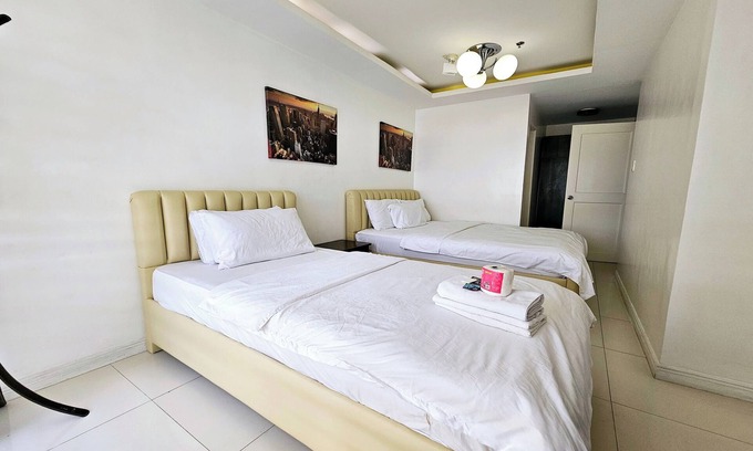 Ermita Night District Apartment | Birchtower by Jeizel Manila City