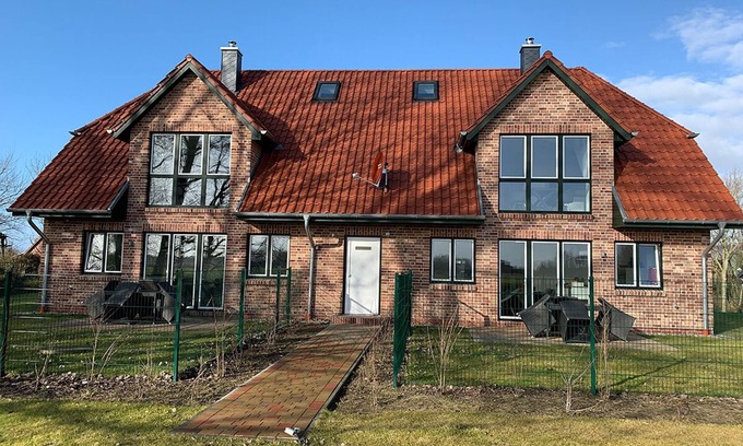Vollerwiek Apartment | Bird migration, holiday apartment in "De Feerjenhusen" on the Haubarg of Vollerwiek