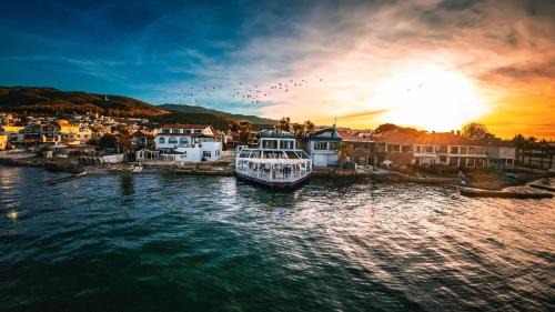 Narlidere Hotel | Black Lotus İzmir