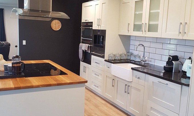 Hokitika House | Blackhouse Guesthouse