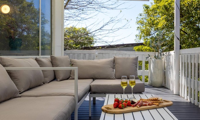 Blairgowrie House | Blairgowrie Beach Days - 1 NIGHT FREE!* - The perfect holiday home for families or a fun getaway with friends!