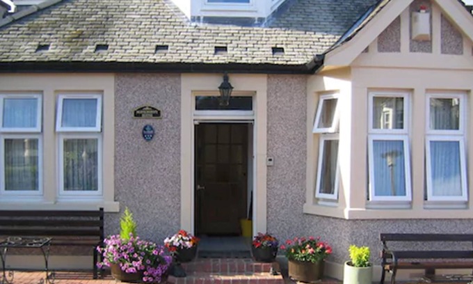 Ravelston Bed & Breakfast | Blinkbonny House