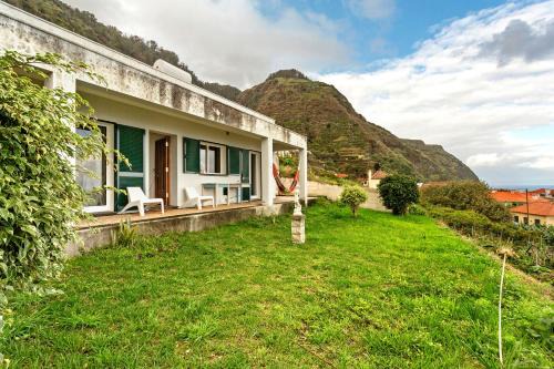 Porto Moniz House | Blissful Haven - Soulful Stays