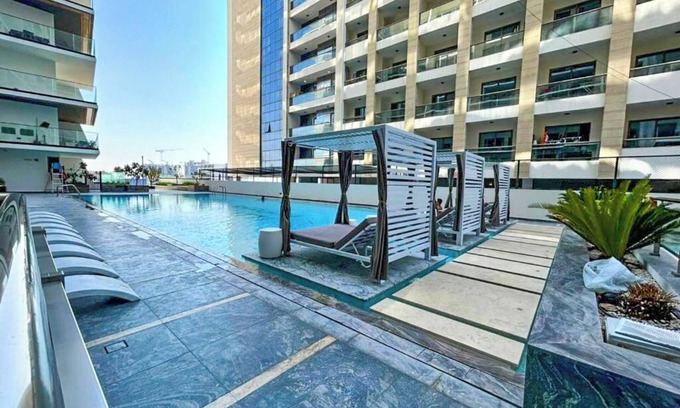 Jadaf Apartment | Bloomfields Stylish 1Br Binghatti Creek