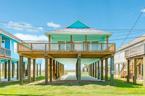 Freeport House | Blue Daze - Ocean View - Pet & Family Friendly