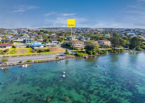 Encounter Bay House | Blue Horizon -Unit 5, 2 Solway Crescent, Encounter Bay