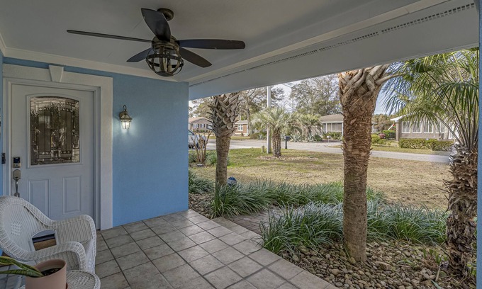 North Myrtle Beach House | Blue Skies - NMB Abode w/Deck + Yard only 5 min walk to the beach!
