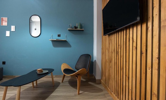 Kalamata Apartment | Blue Tourmaline downtown flat