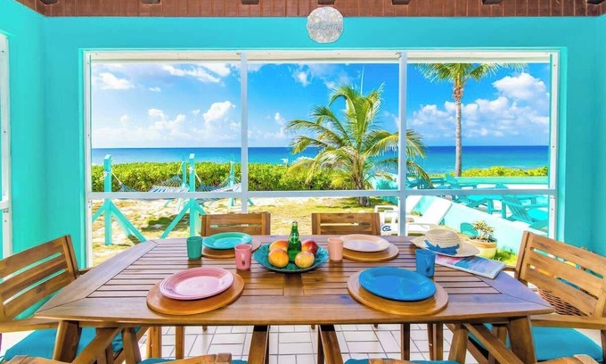 Old Man Bay House | Blue Vista Villa - Oceanfront 5 Bedroom Pool Home