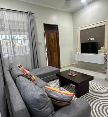 Msasani House | Blue wave loft private room