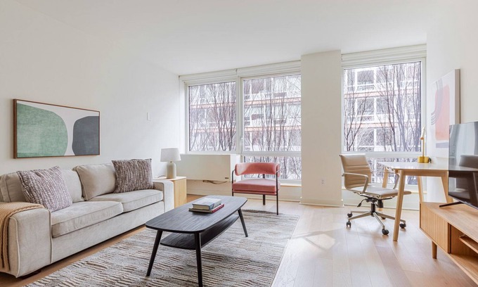 Meatpacking District Apartment | Blueground | Chelsea, w/d, nr High Line