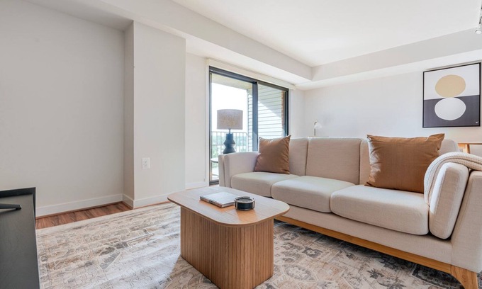 Court House Apartment | Blueground | Clarendon, fitness center, nr Arlington Cemetery