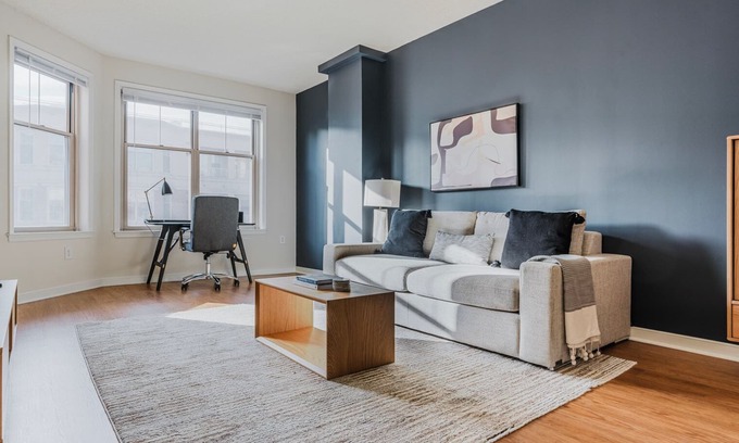 Dupont Circle Apartment | Blueground | Foggy Bottom, gym & pool, nr GWU