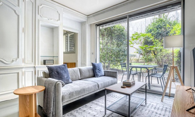 7th Arrondissement Apartment | Blueground | Invalides, balcony, nr Seine