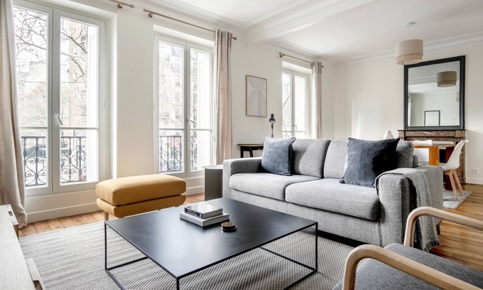 Croulebarbe Apartment | Blueground | Port Royal/Jardins du Luxembourg