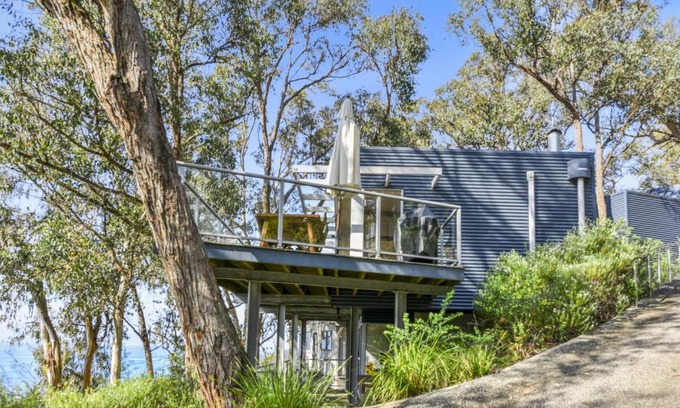 Lorne House | Bluegums at Lorne