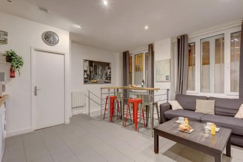 Quartier de la Folie-Mericourt Apartment | Bluestay 200 - Superb apartment