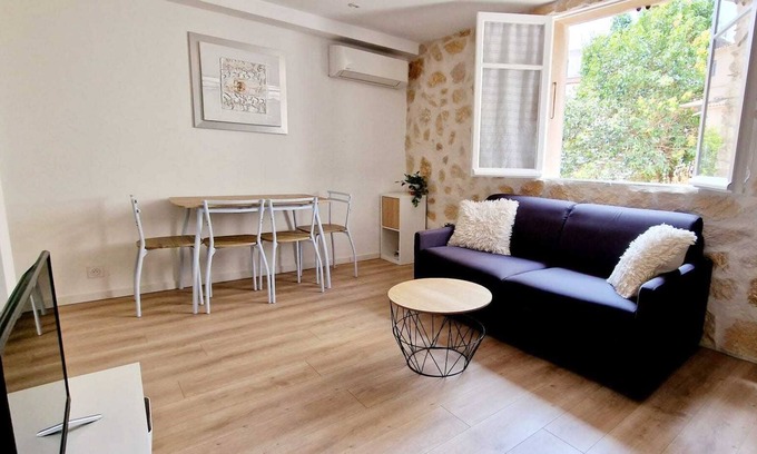 Antibes Old Town Apartment | BNB RENTING Chez Dominique - 2-4 pers Center Antibes Migrainier/1