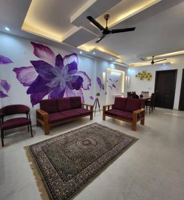 Shalimar Bagh Apartment | BnBBuddy Athulyam 3 BHK Homestay, Shalimar Bagh