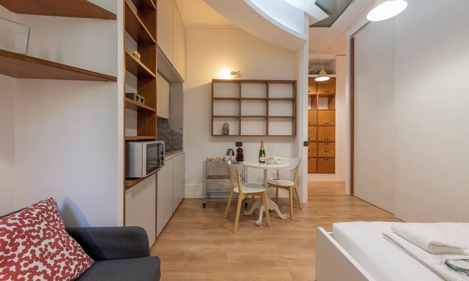 Tricolore Apartment | BnButler - Visconti di Modrone 18