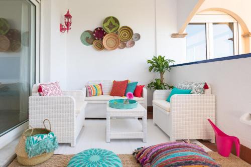 Torremolinos Apartment | BOHO CHIC- Beachfront - Free bikes - Salt water pool