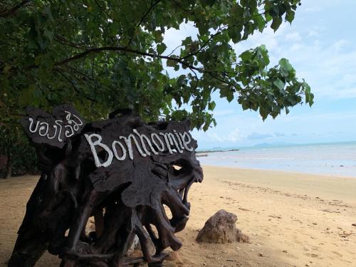 Nuea Khlong House | Bonhomie Beach Cottage