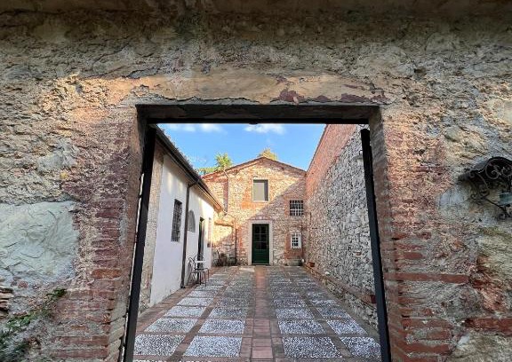 Massa Pisana Apartment | Borgo Al Canto Degli Alberi
