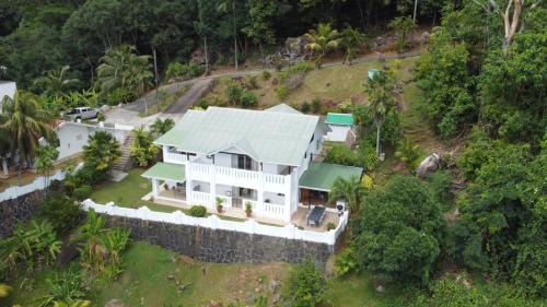Beau Vallon Villa | Bottle Palm Villa