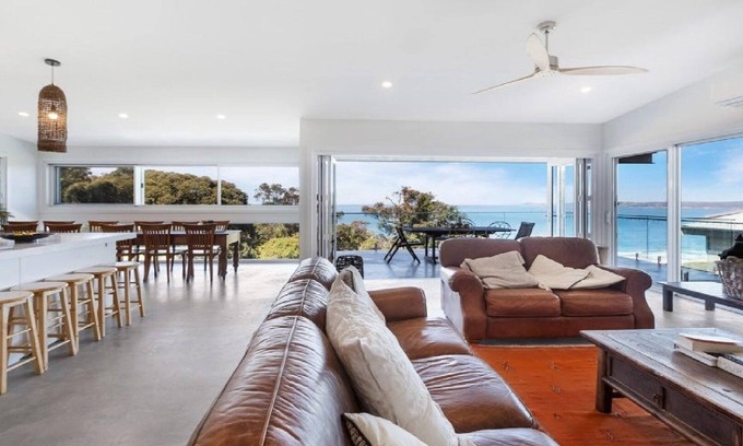 Killcare Heights House | BOUDDI BEACH RETREAT