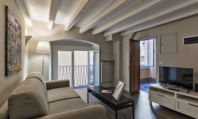 Genoa Historical Centre Apartment | Boutique Apartment in Via Roma