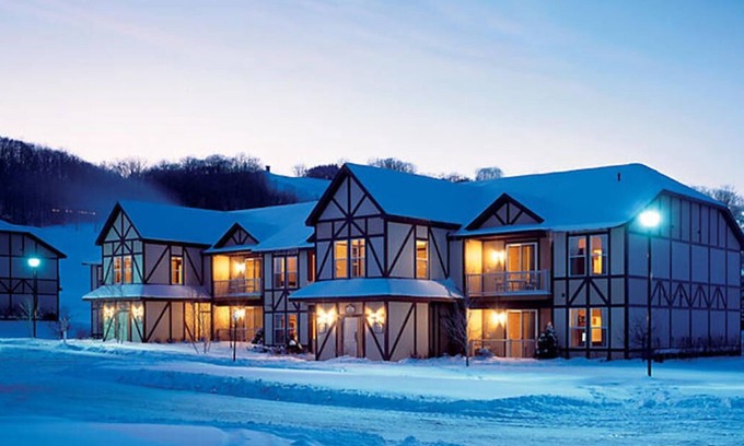 Boyne Falls Villa | Boyne Mountain Run Resort - sleeps 10 - 3BR, 3BA, 2 Kitchens!
