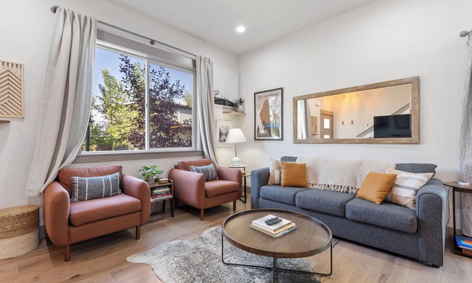 Four Corners House | Bozeman/4Corners HomeBase River Access & Fire Pit Close to Skiing and Hiking