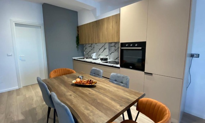 Durres Apartment | Brand New Apts located at the city’s main square-100 mbs wifi