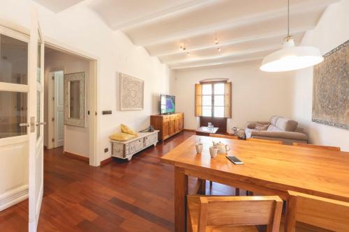 Old Town Apartment | Bravissimo Mercaders 6