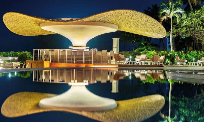 Grace Bay Hotel | Breathtaking Ocean Views with Pool, Gourmet Dining, and Beachfront Relaxation