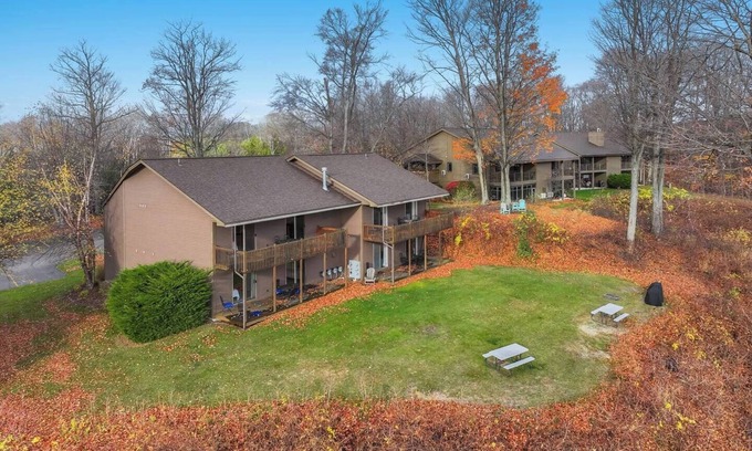 Kewadin House | 🍁 Breathtaking Torch Lake View Condo | Sunrise + Golf ➠ 741
