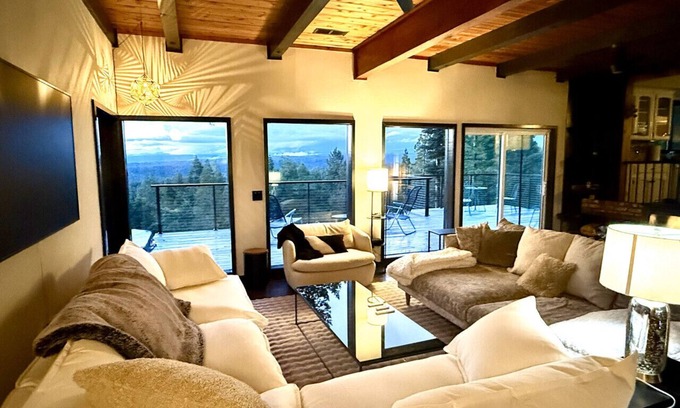 Nevada City House | Breathtaking View & Hot Tub Nevada City
